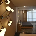 Agora 3*